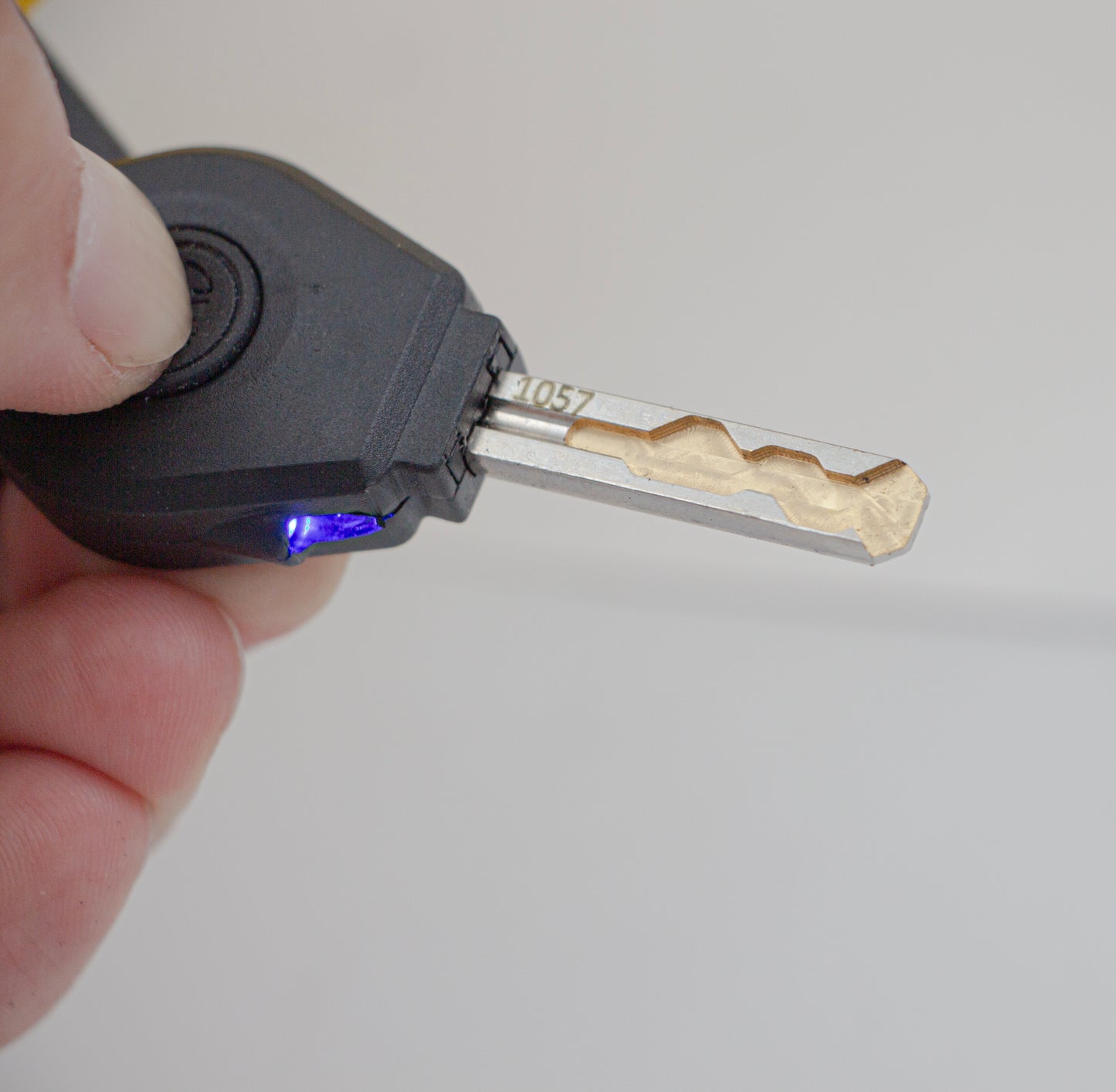 Traba Rueda Odis W5500 Amarillo - Negro