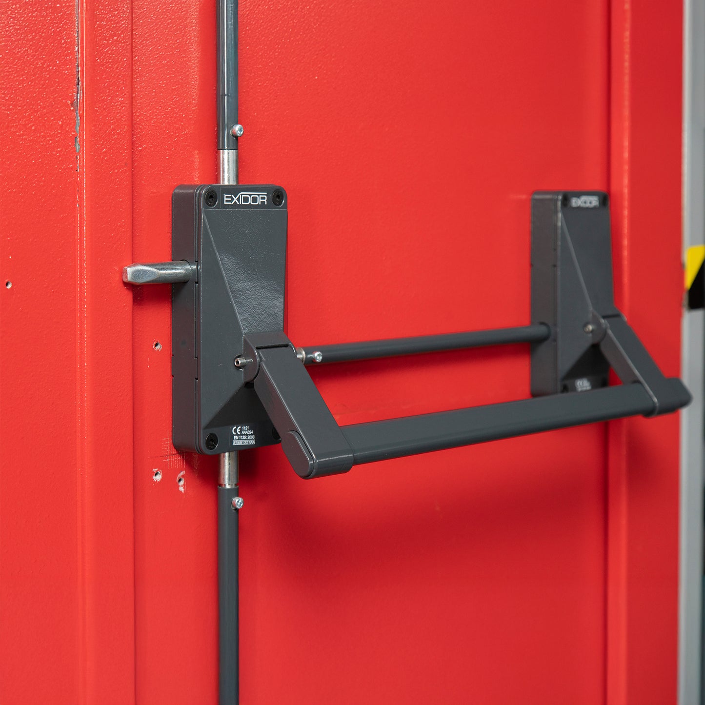 Barra Antipánico Alta Seguridad EXIDOR 704BD con 7 puntos para puerta de 2 hojas